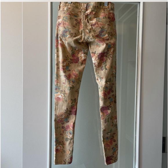 COPY - GYPSY THORN FLORAL SKINNY JEANS - Picture 2 of 3